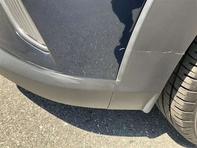 傷等が御座いますので、現車をご覧になって状態を確認をして下さい。修理をご希望の方は有償になりますが、弊社板金工場にて修理可能です！詳細はスタッフにご相談ください！