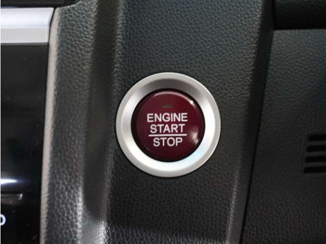 プッシュ式のエンジンスタートボタンです。