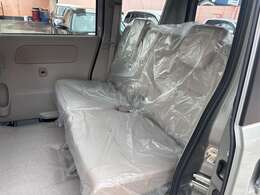 リヤシートスライド＆リクライニングできます