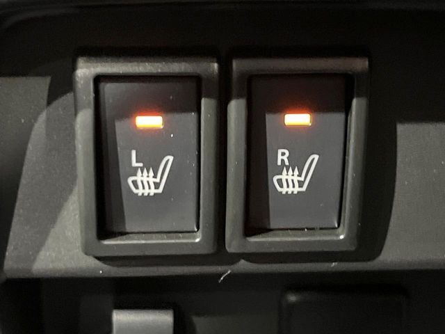 【シートヒーター】寒い日に重宝するシートヒーター！エアコンより早く温まってくれるので寒がりの人も安心ですね♪エアコンの温風は乾燥するから苦手、という方にもをおすすめです。