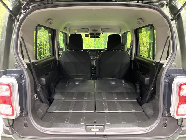 普段のお買い物や通勤、送迎等に十分な荷室スペースを確保しております。セカンドシートを倒すと、大きな荷物の積載も可能です♪