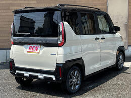 お好きな四桁の番号をナンバーに付けれるパックです。人気の番号（一桁やゾロ目）の場合、抽選となりますのでご注意ください。対象の番号に関しましては販売店にお問い合わせください。