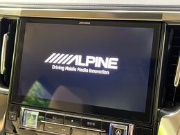 【BIG-X11インチナビ】人気の大画面ナビを装備。専用設計で車内の雰囲気にマッチ！ナビ利用時のマップ表示は見やすく、テレビやDVDは臨場感がアップ！いつものドライブがグッと楽しくなります♪