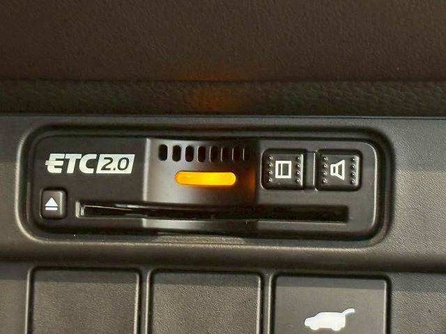 ETC装備。土日の利用料金の割引や、朝夕の通行料金を割引料金で高速道路をお楽しみいただけます。