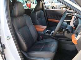 運転席・助手席共に電動パワーシートです。リラックスモードやシートヒーター機能も付いております。