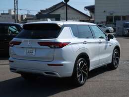 ご来店希望ございましたら、在庫商談状況によりクルマをご覧いただけないケースがございますので、事前にお電話でご確認のうえでご来店下さい。