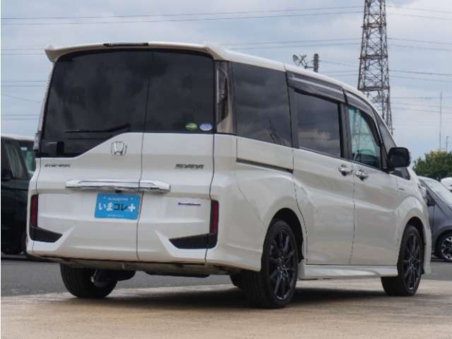 お立ち寄りいただく際は、事前にご連絡をお願いします。お目当てのお車が商談中や売約となることもございます。ご確認いただいてから、お立ち寄りください。