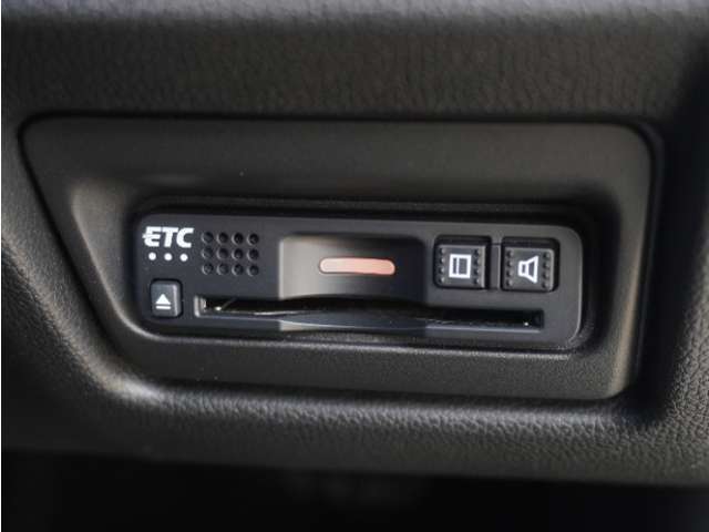 今や必需品の◆ETC車載器　装備車◆　有料道路を利用する際にスムースに通過でき、わずらわしい料金支払いから開放されます！