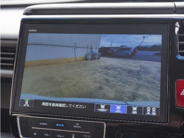 ◆バックカメラ◆リバースにするだけで映ります、後方の安全確認や、狭い駐車場での車庫入れ、雨の日や夜間など視界の悪い時に便利です！安全にバックする為には欠かせない装備です。