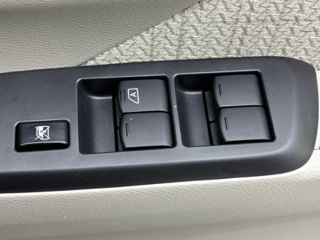お車に合わせて無料保証以外にも、保証範囲、期間、距離を拡充させた有料保証もご用意しております！中古車の購入が初めてで不安・・・というお客様もご安心ください！