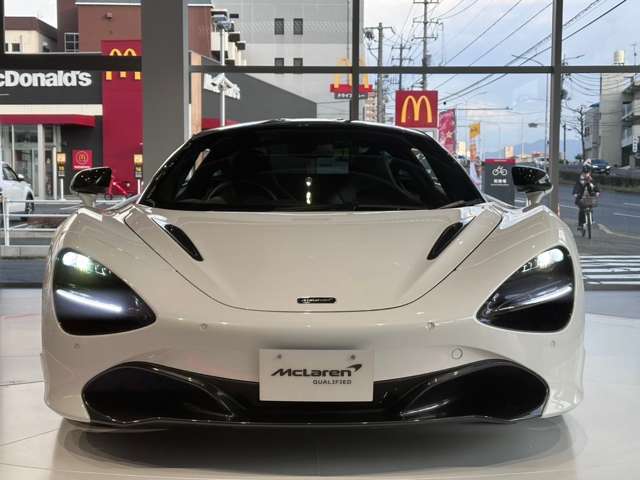 F＆Rパーキングセンサー・リアパーキングカメラ・5ツインスポークキャストホイール・カーボンセラミックブレーキ・ホイールフィニッシュシルバー・ブラックキャリパー