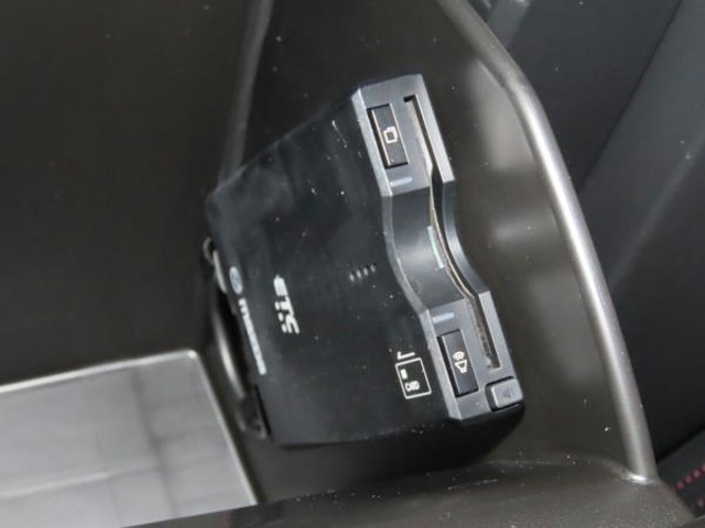 【ETC装着】再セットアップ後高速道路の料金所をノンストップで通過できて大変便利です。