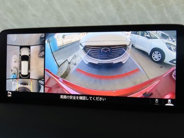 【360°ビュー・モニター】前後左右4つのカメラ映像をさまざまな走行状況に応じて切り替えてセンターディスプレイに表示することで、駐車時や狭い道でのすれ違い時、見通しの悪い交差点進入時でも安心感を高めます。