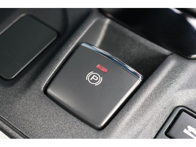 電動パーキングブレーキはスイッチでパーキングブレーキを操作します。