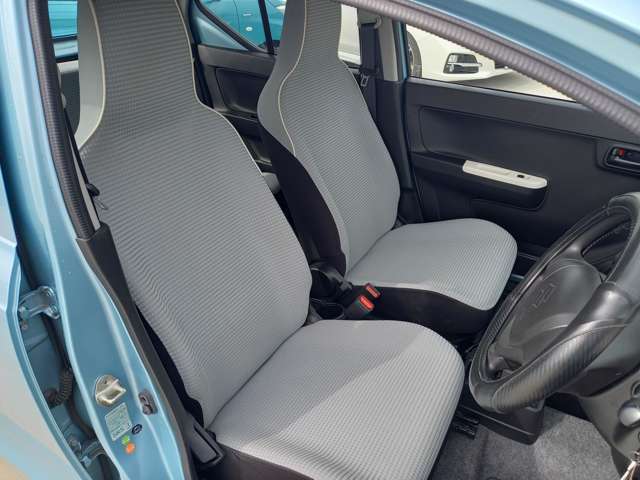 ＜運転席＞運転席は毎回使用する部分ですので、座り心地が重要です！