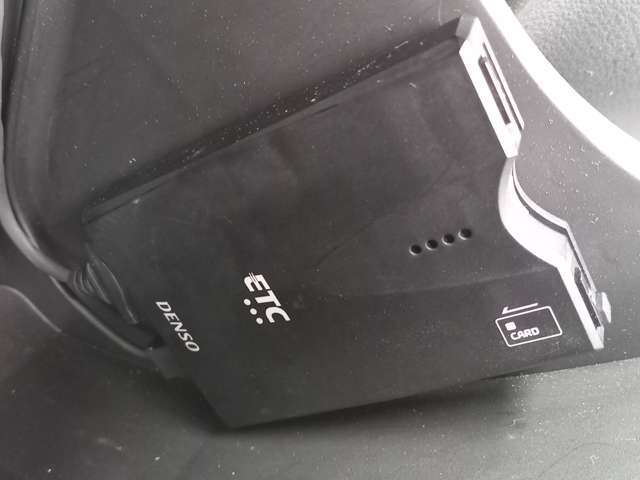 ＜ETC＞今では必需品のETCも付いております。高速道路での出入りもスムーズ。渋滞緩和にもなりエコにも繋がります。