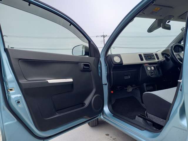 ＜助手席側ドア内張＞