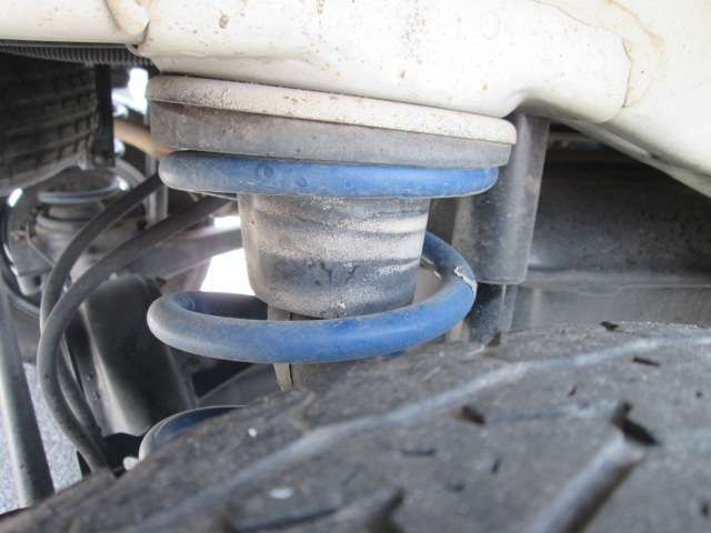 エスペリア製リフトアップスプリングです。約3cmアップになります。