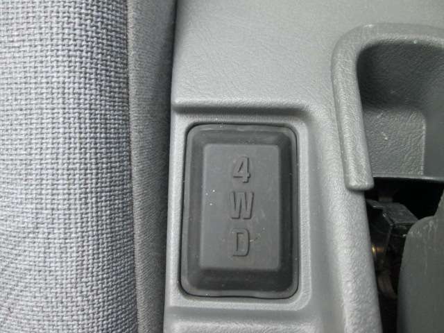 4WDスイッチです