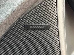 【BOSEサウンドシステム】メーカーオプションの高品位サウンドシステムを搭載。専用のチューニングが施された大小様々なスピーカーから良質なサウンドが奏でられ、臨場感あふれる音響空間を演出します。
