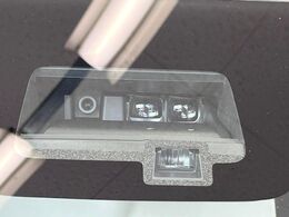 【スズキ　セーフティサポート】走行中に前方の車両等を認識し、衝突しそうな時は警報とブレーキで衝突回避と被害軽減をアシスト。より安全にドライブをお楽しみいただけます。