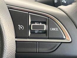 【クルーズコントロール】高速道路もラクラク走行。アクセルを離しても一定速度で走行ができ、長距離運転時の負担を軽減！加速・減速も簡単なスイッチ操作で調整できます。