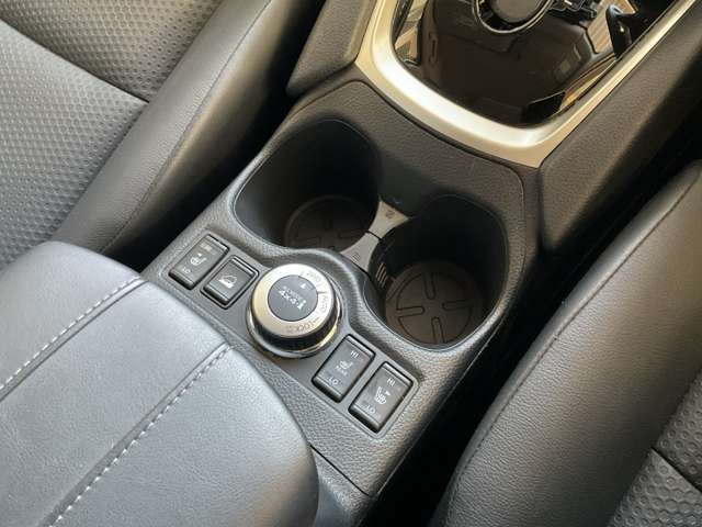 真冬でもすぐに温まり快適なシートヒーターを前席に装備