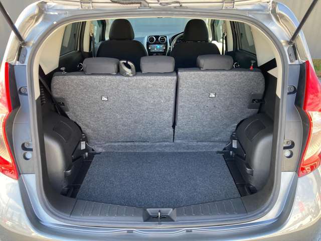 トランクもこの広さ　色々なお荷物を車載する事が出来ます！
