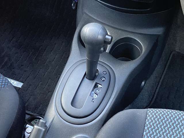 1年間無料保証のワイド保証とプラス2年最長3年の組み合わせワイド保証プレミアムも お選び出来ます。走行距離無制限！全国3000か所の日産サービス工場ご利用可