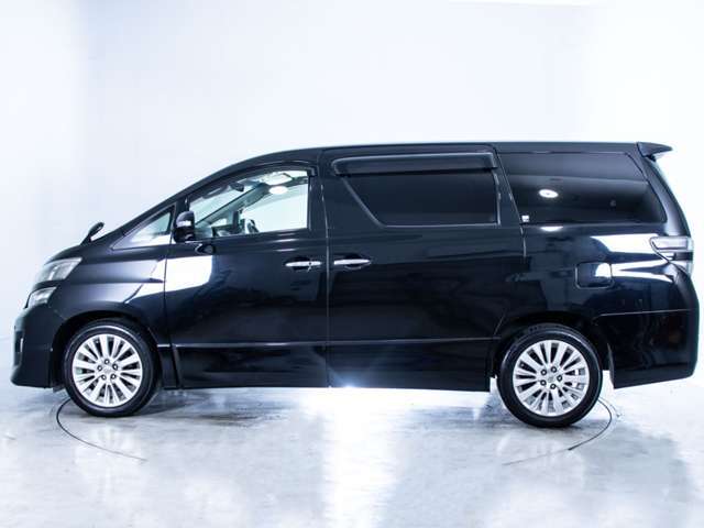 最長5年間走行無制限保証！車種ごとの専門メカニックよる全車展示前点検済み！自己診断コンピューターによる測定を行い合格車輌のみ展示させて頂いております！