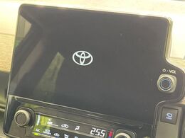 【10.3インチワイドナビ】高級感とインパクトのある大型ワイドナビを装備。各種オーディオ操作はもちろん、横長ワイド画面でのマップ2分割表示など、利便性も高いナビです♪