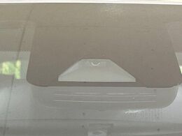 【トヨタセーフティセンス】走行中に前方の車両等を認識し、衝突しそうな時は警報とブレーキで衝突回避と被害軽減をアシスト。より安全にドライブをお楽しみいただけます。