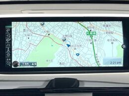 ●純正ナビ:一体感のあるナビは、高級感ある車内を演出してくれます。オーディオ機能も充実しておりますので、運転もより楽しめます♪