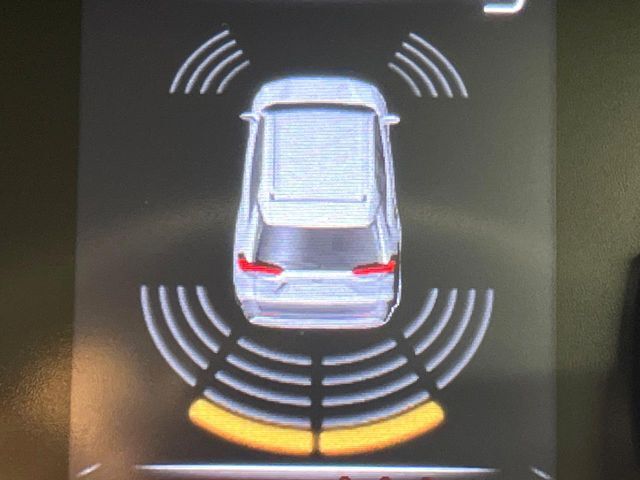 【クリアランスソナー】バンパーに付いたセンサーが障害物を検知！一定の距離に近づくとアラートで教えてくれます♪狭い駐車スペースや車庫入れ時も安心ですね☆