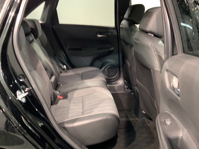 ゆったり座れるリヤシート！足元が広々としていて、乗り心地も良いです！