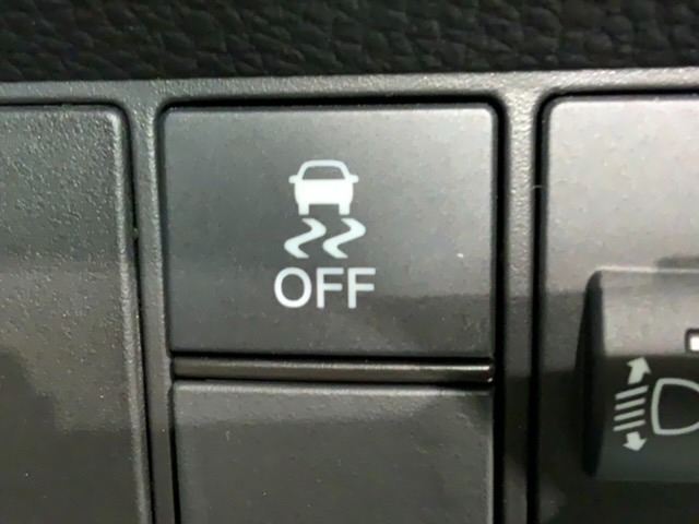 横滑り防止装置がついています。いざという時に安心ですね。