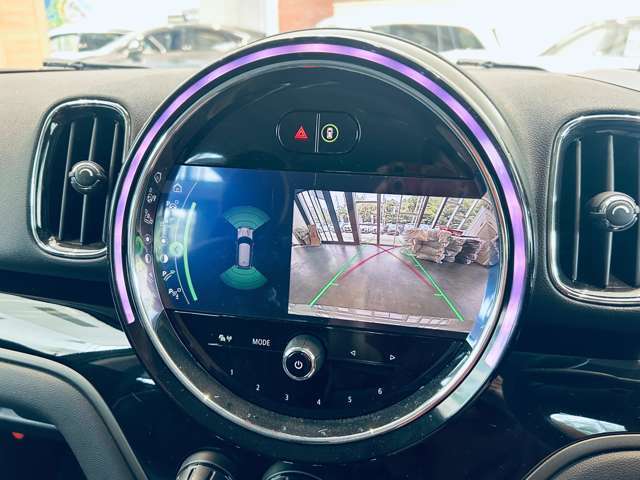 LIBERALAの名前の由来はラテン語で「libera：自由」と「ala：翼」を意味し、それらを組合せた造語です。自由な翼を得て思う存分人生を謳歌して欲しいという願いが込められています。