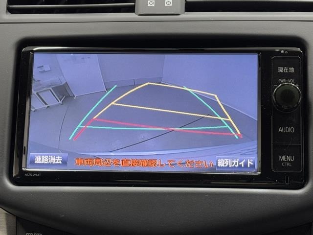 バックモニター付なので後退時に後方が見えるので安心。　車は構造上、死角がたくさんなので万が一を考えると必須ですね。　あくまで補助の為の装備、バックは目視で確認する事が重要ですよ。