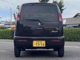 初めてお車に乗られる方、車の事が良くわからない方など納車時に丁寧にメンテナンス方法、注意点などをお伝えしております。給油口の開け方からチェックランプ、オイル交換の必要性！など何でもお伺い下さい！