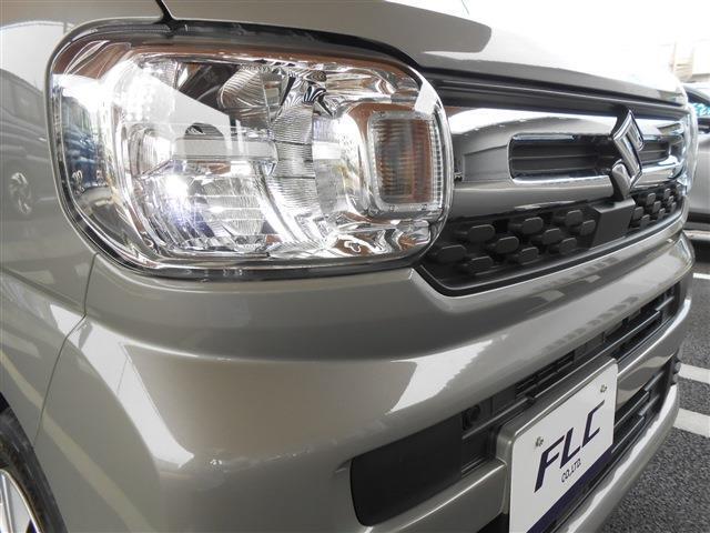 LEDヘッドライトが装備されております。見た目もカッコいいですし、夜道も明るく照らしてくれるので安心して運転できます。