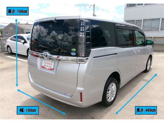 車両寸法はカタログ掲載値を参考に表示しております。オプション品などの装着により車両寸法が変更となる場合がございます。あらかじめご了承ください。