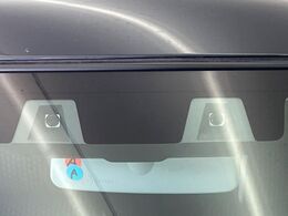 【スズキ　セーフティサポート】走行中に前方の車両等を認識し、衝突しそうな時は警報とブレーキで衝突回避と被害軽減をアシスト。より安全にドライブをお楽しみいただけます。