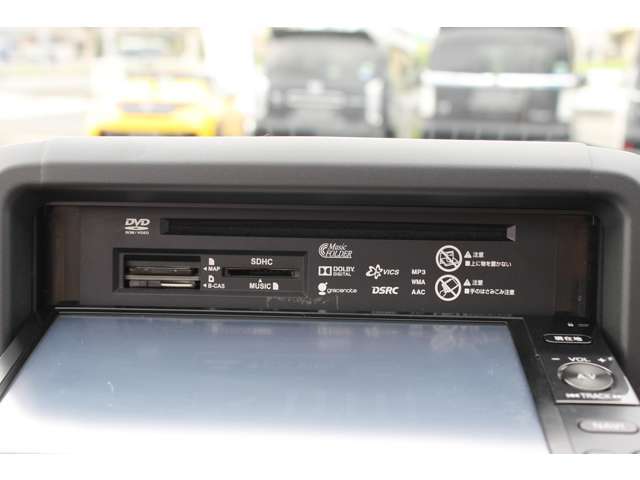 発進時や後退時に操作するレバーです。操作のしやすさが肝になってきます。ぜひ一度体感してください。