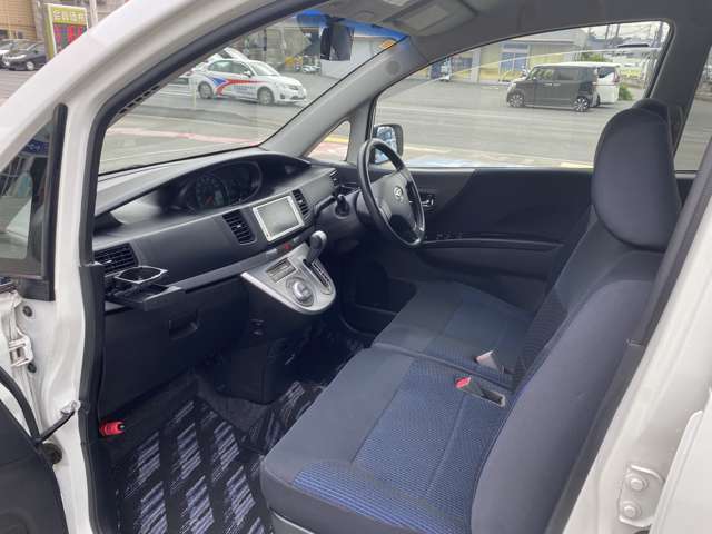 シートのヘタリなく、使用感も無い状態です！