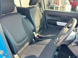 通気性の良いファブリックシート。オールシーズン、快適にドライブを！