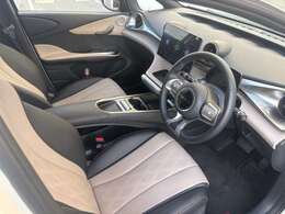 おしゃれな車内空間