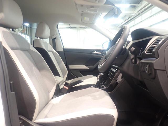 楽な姿勢で座ることが出来るので長時間の運転でも疲れにくいですし体もぶれにくいですよ。