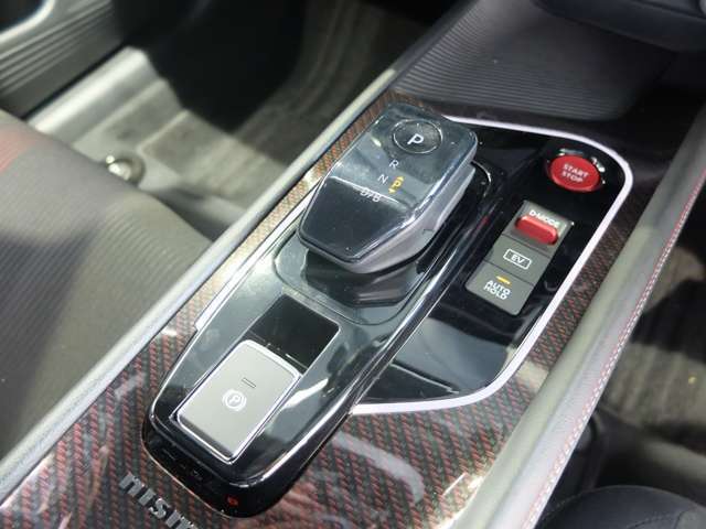 我々GLIONグループでは、国産車ブランド、輸入車ブランドの正規ディーラーを運営しています！展示車以外にもすべてのお車の注文販売もしておりますので、お気軽にお問合せ下さいませ！