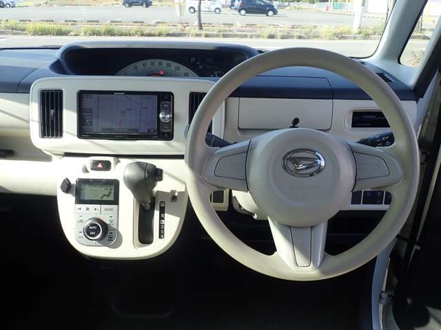 入庫の際には一台一台しっかりとチェックし、内外装のクリーニングを行い展示しております☆ご納車の時には自社認証工場にてメカニックが整備、メンテナンスさせていただきます☆