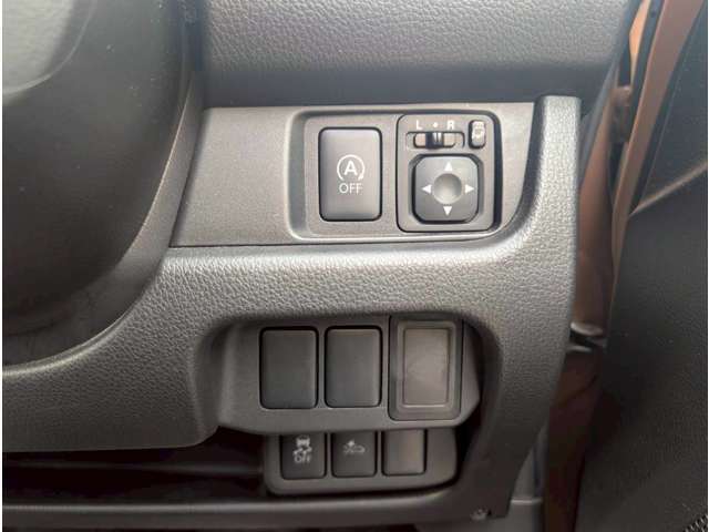 【アイドリングストップ】『停車時にブレーキを踏むことでエンジンを停止し、燃費向上や環境保護にも繋がる優しい機能です！